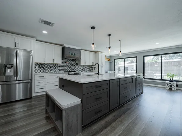 733 Greenhill Ln, Grand Prairie, TX 75052