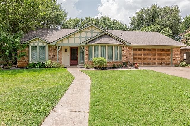 1st image of 6912 Meadow Park Dr S