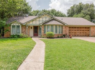 6912 Meadow Park Dr S, North Richland Hills, TX 76180