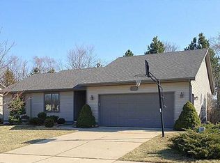 926 Candela Ln, Grand Ledge, MI 48837