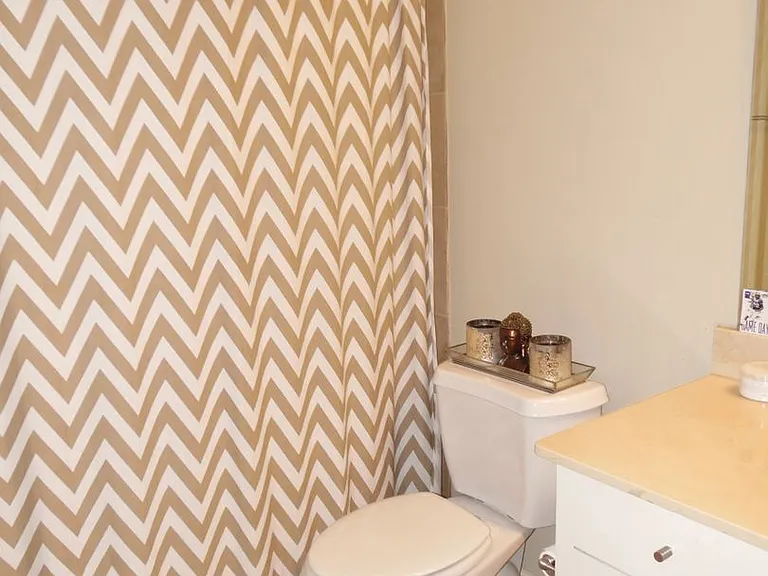 2800 Sandage Ave #303 — Photo 23