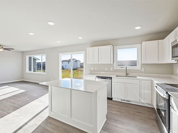 3rd image of 2009 White Oak Ln