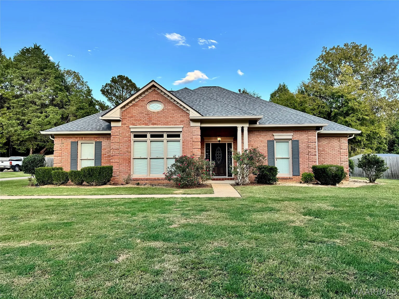 3 bed, 2.5 bath, 2639 sqft, $2,500 — Photo 1
