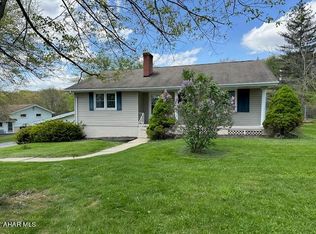 949 Brush Mountain Rd, Hollidaysburg, PA 16648