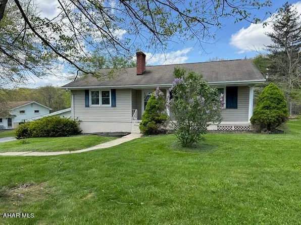 949 Brush Mountain Rd, Hollidaysburg, PA 16648
