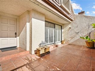 18409 Collins St UNIT D, Tarzana, CA 91356