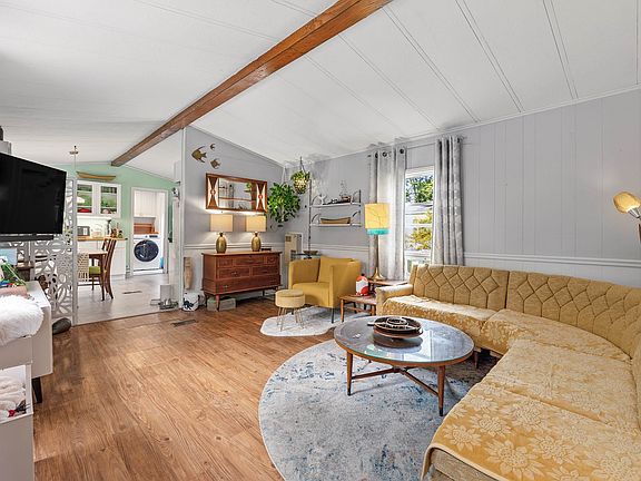 2nd image of 44 Donna Drive