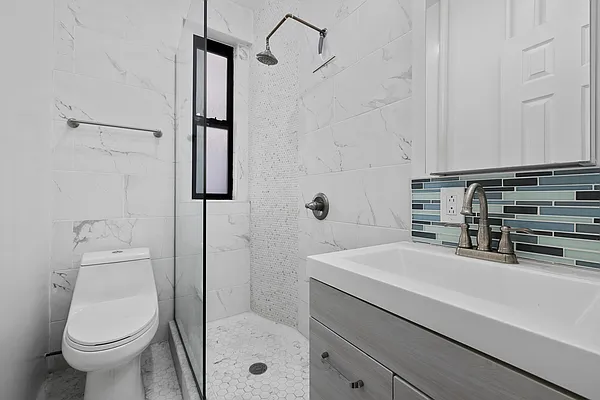 Rented by Bank Neary | media 2