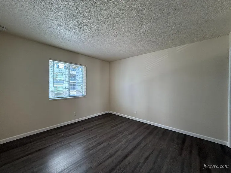 690 Bradford St #7 — Photo 8