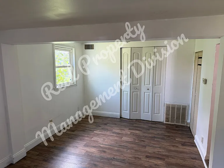 516 W Highland Ave — Photo 8