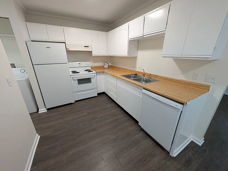 209 N Maxwell St #1 — Photo 5