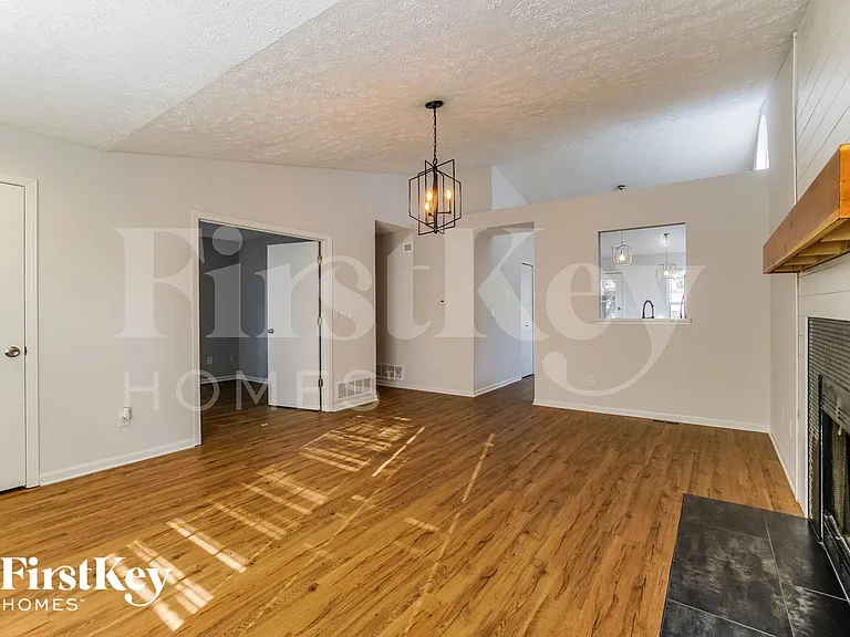 2333 Hunterstown Dr — Photo 5