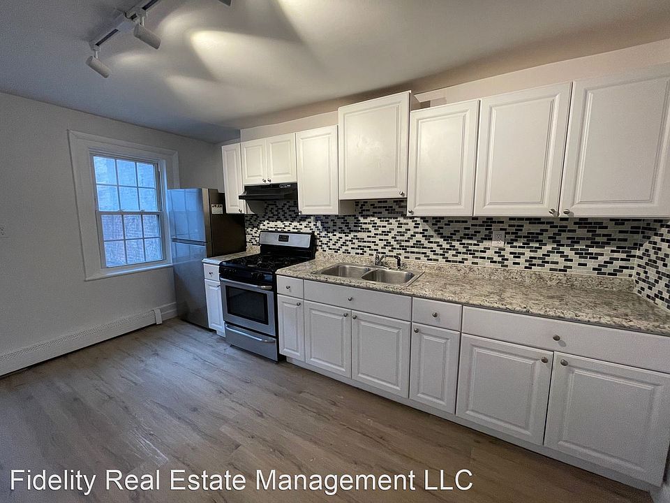 1st image of 305 Liberty St APT 1