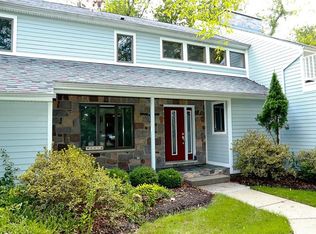 207 Greenbriar Dr, Cranberry Township, PA 16066