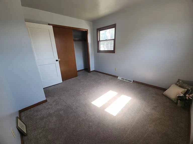 1860 Evans St — Photo 30