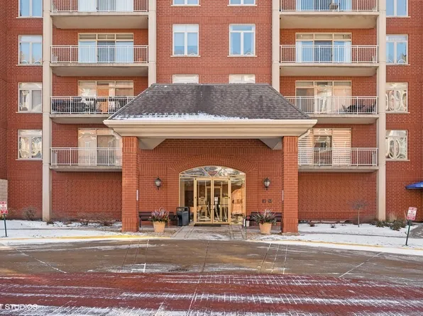 8340 Callie Ave Unit 405, Morton Grove, IL 60053