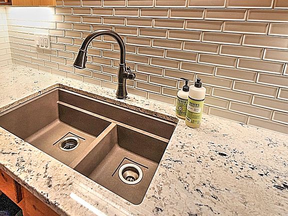 4th image of 809 E Drake Rd #B-112