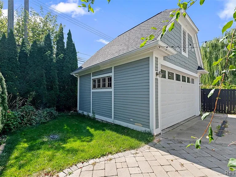 1400 Holland St — Photo 46