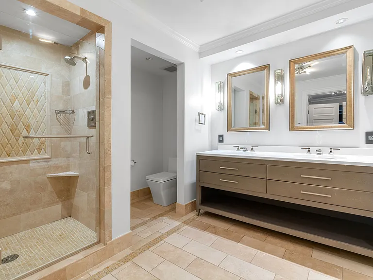 1891 Curtis St #1812 — Photo 9