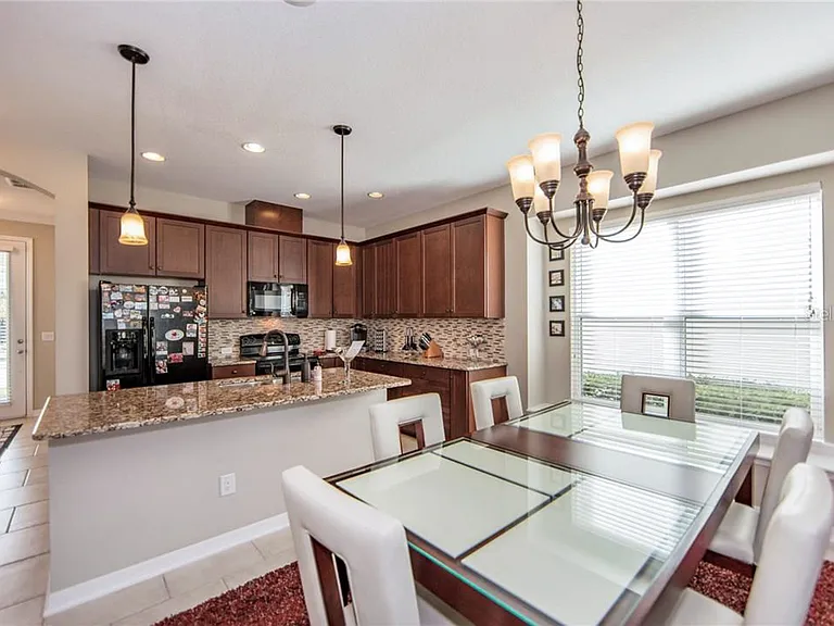 8161 Laureate Blvd — Photo 8
