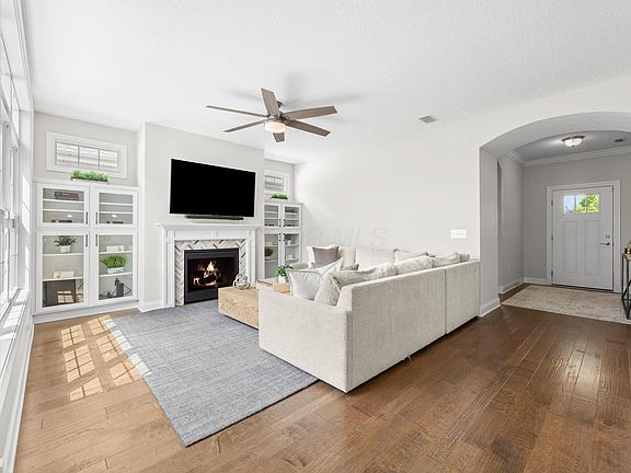 3rd image of 6945 Hollyhock Dr