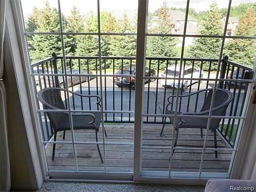 4th image of 6379 Waldon Center Dr #1