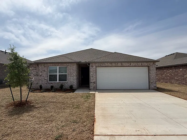 3909 Dutch Ln — Photo 1