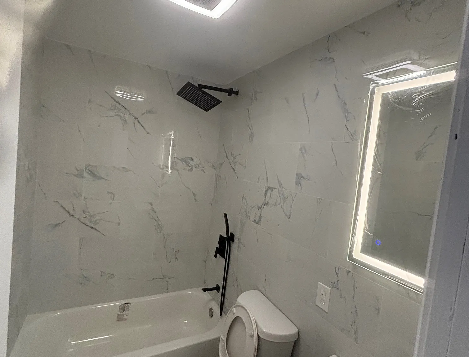 3 bed, 900 sqft, $3,800 — Photo 2