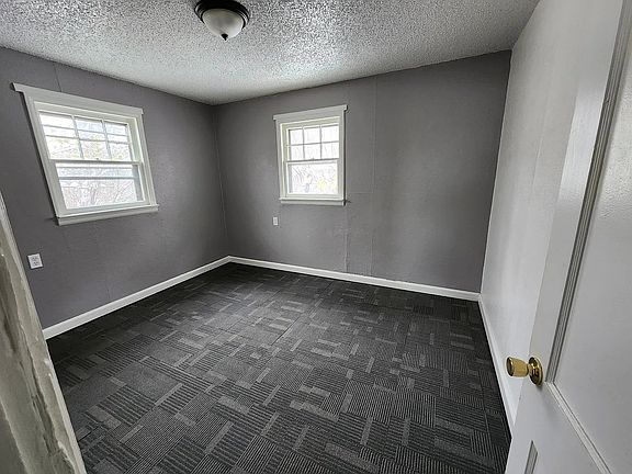 3rd image of 1424 5th Ave S