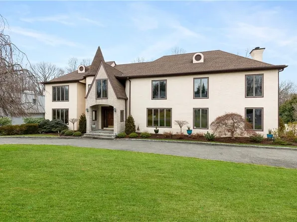 15 Marbourne Drive, Mamaroneck, NY 10543