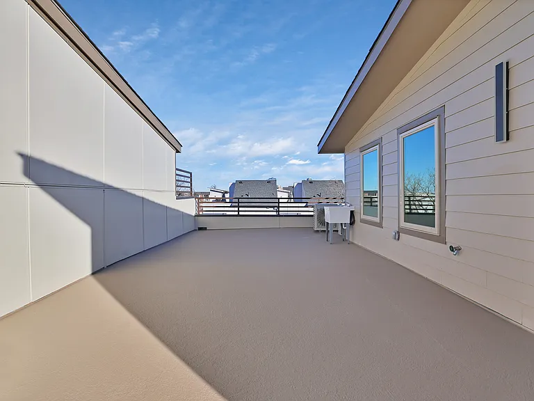 2815 Weisenberger St #201 — Photo 25