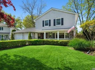 89 Brook Ct S, New Hyde Park, NY 11040