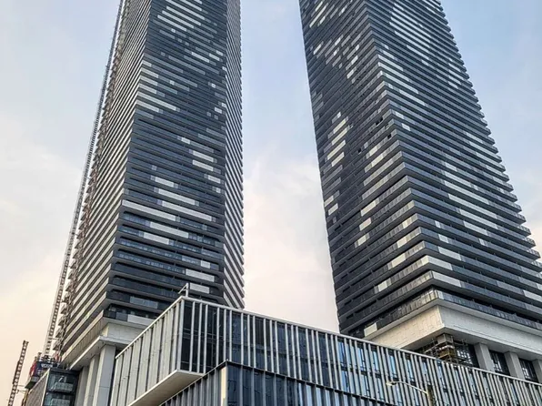 138 Downes St #4909, Toronto, ON M5E 0E4