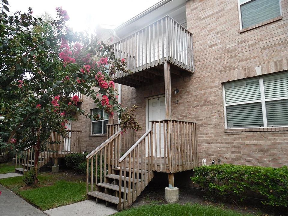 1st image of 11905 Algonquin Dr Unit 13