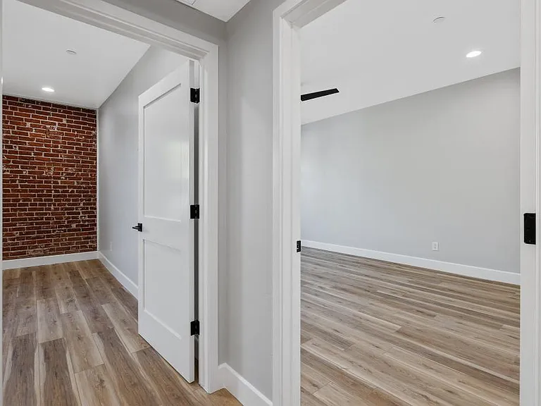 147 S K St #202 — Photo 8