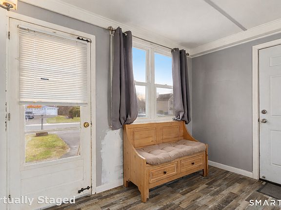 3rd image of 215 Wesley Street