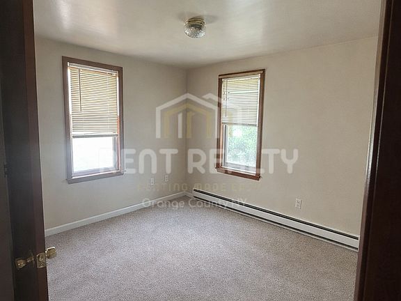4th image of 86 Linden Ave