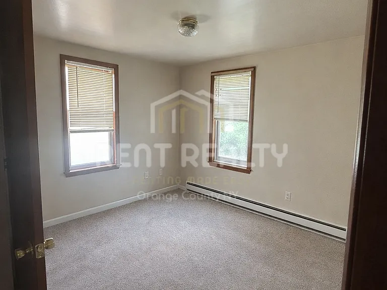 86 Linden Ave — Photo 4