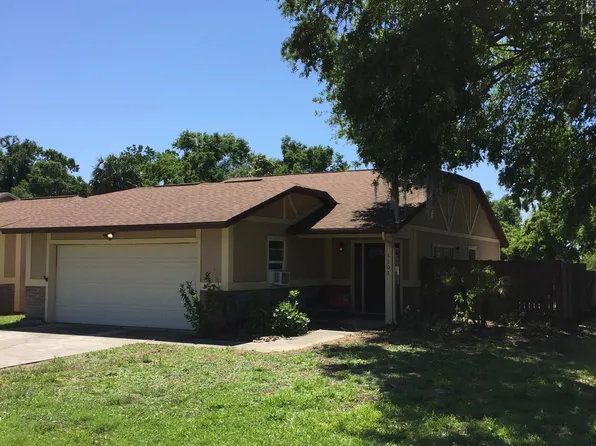 1101 Golf Club Ct, Mount Dora, FL 32757