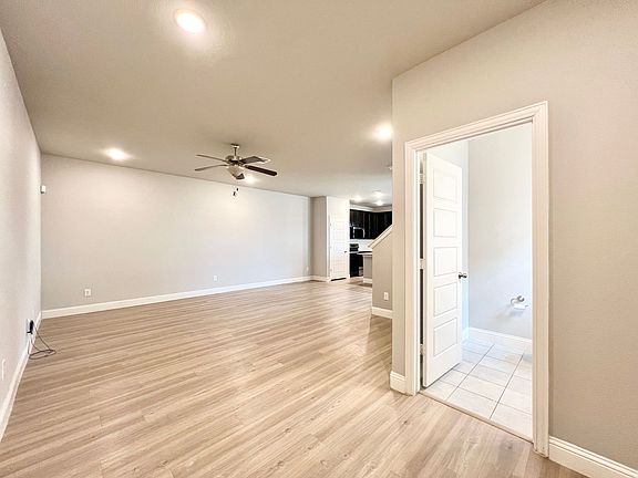 2nd image of 5002 Villas Dr