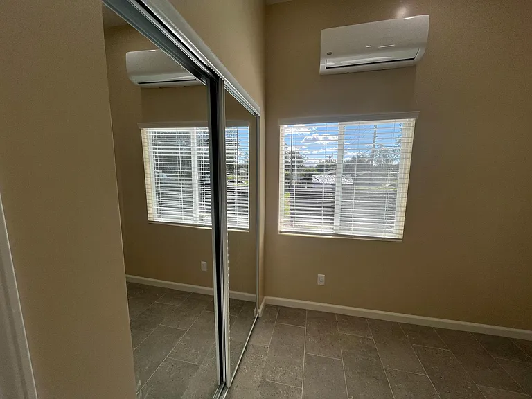 2739 Eltinge Dr — Photo 14