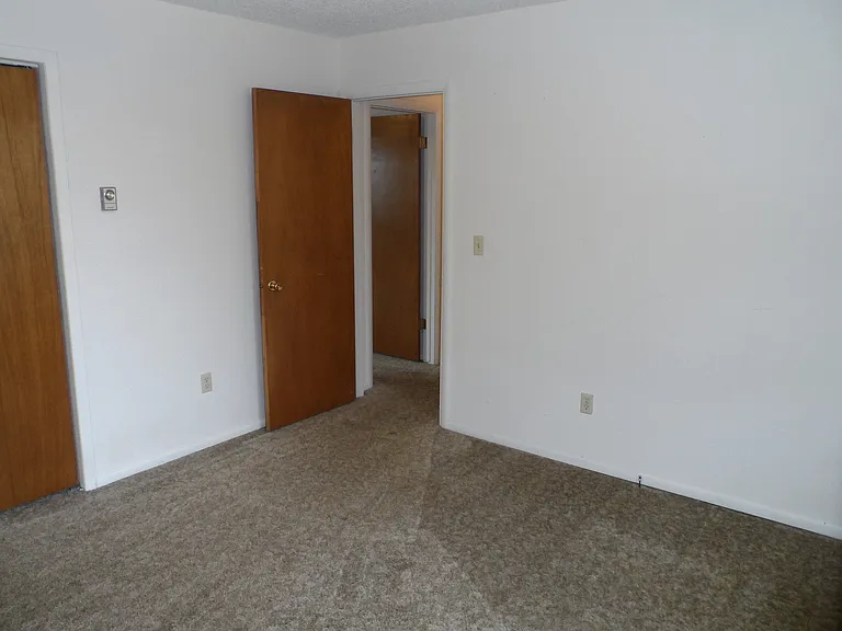 4 Hoffman Dr #1-4 — Photo 7