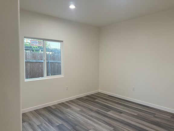 3rd image of 3023 46th St