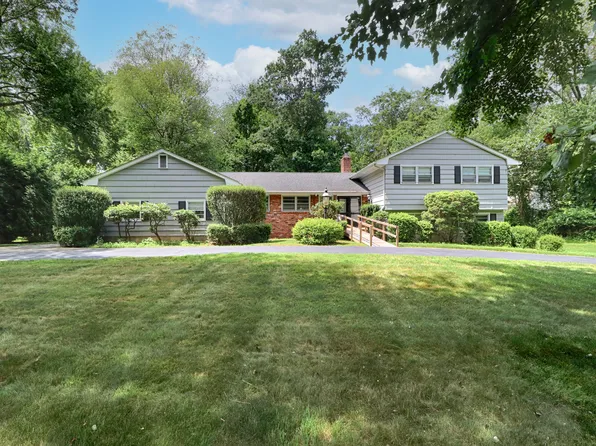 355 Surrey Lane, Fairfield, CT 06824