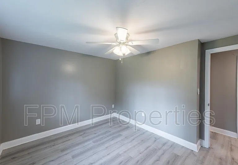 7832 Newton Rd — Photo 25