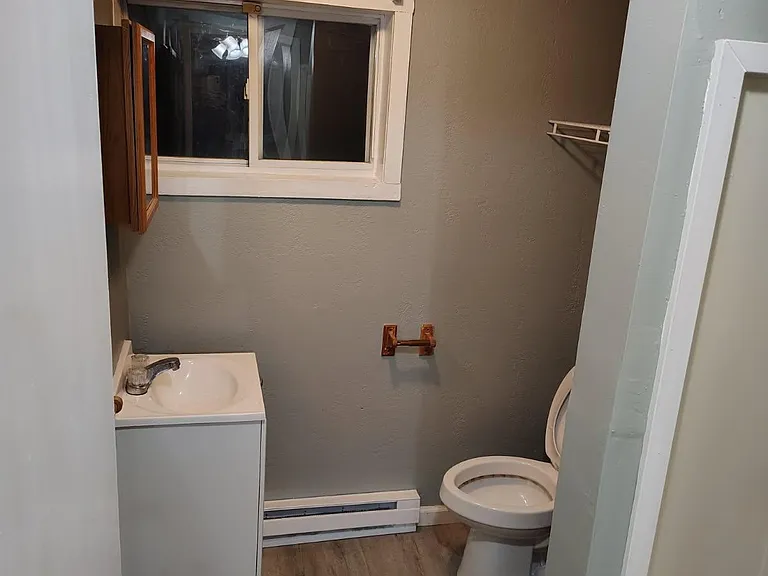 556 Glenwood Ave #1 — Photo 8