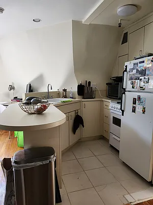 Rented by Frank Valvo Real Estate | media 11