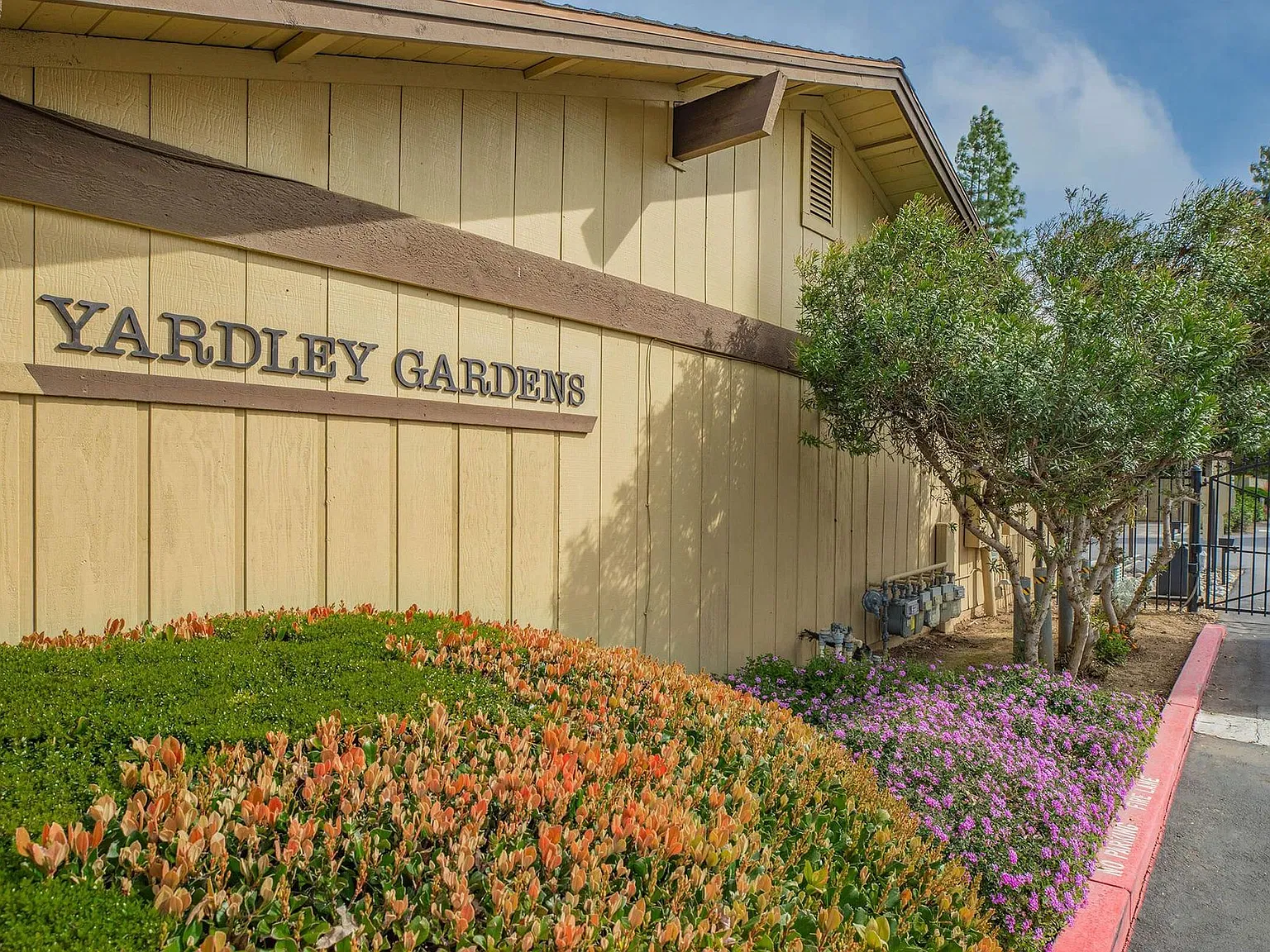 Yardley Gardens — Photo 1