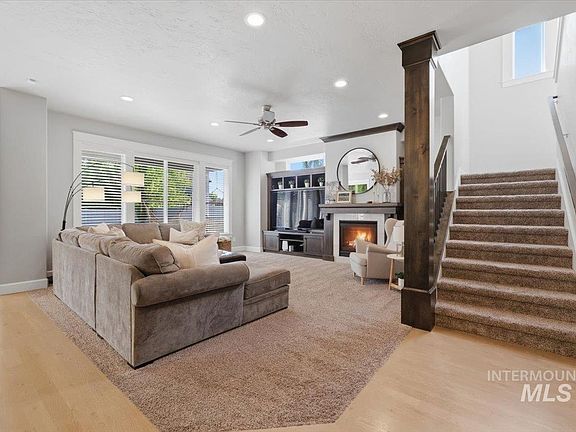 4th image of 2482 E Taormina Dr