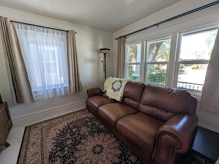 129 W Paxton Ave — Photo 6